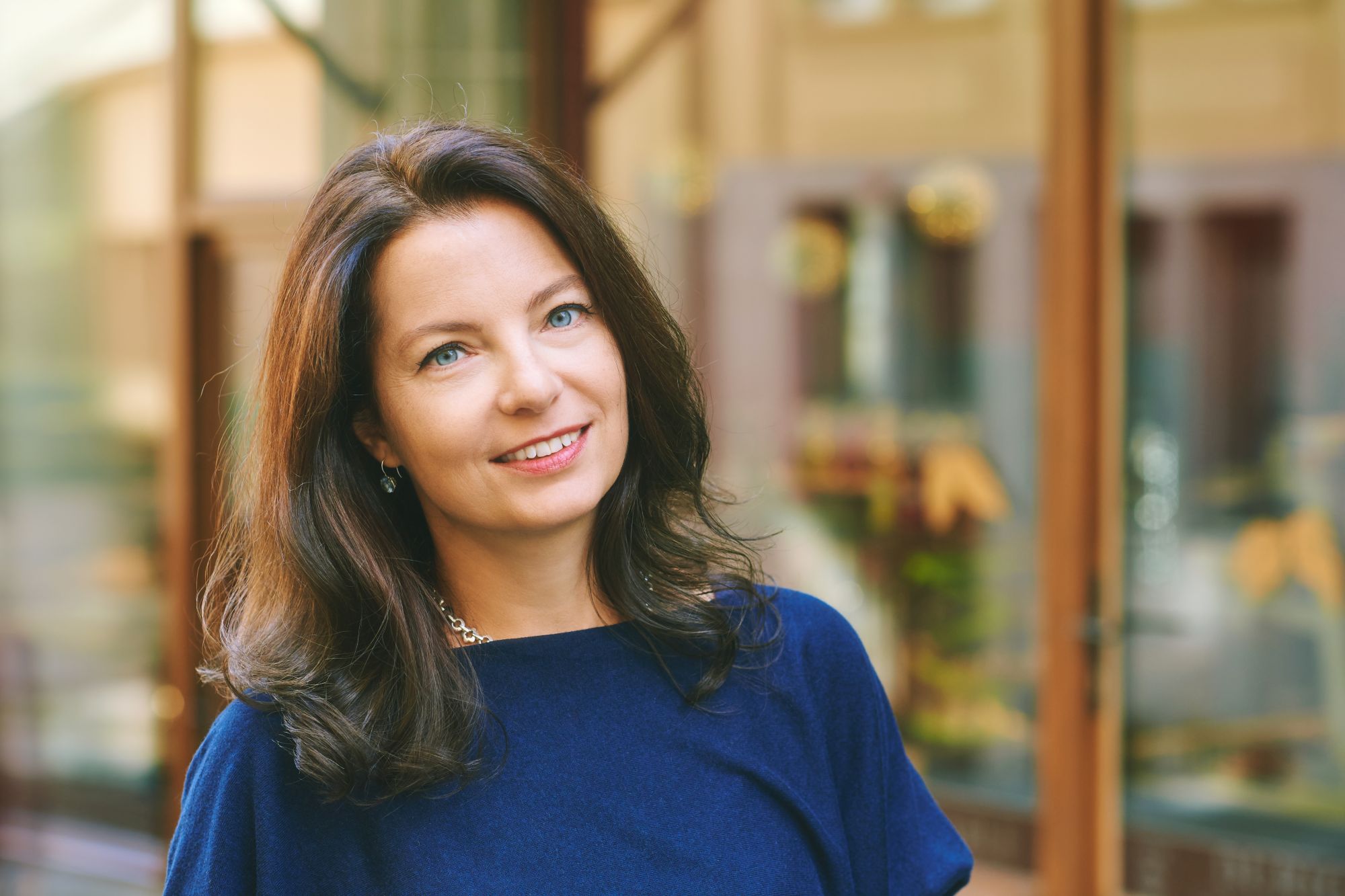 Mini-IVF Benefits - Advanced Fertility Center of Texas Happy patient discussing Mini-IVF benefits